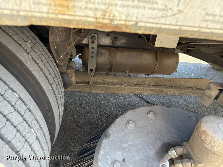 image for item DQ6671 2007 Sterling SC8000 street sweeper truck