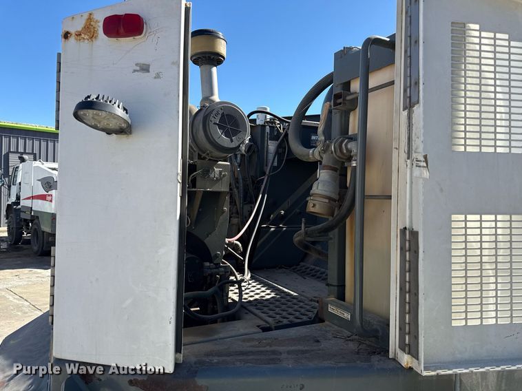 image for item DQ6671 2007 Sterling SC8000 street sweeper truck