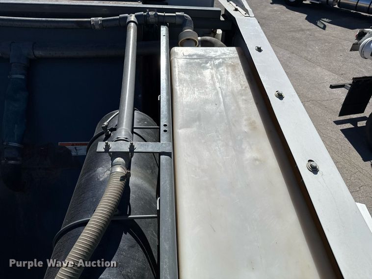 image for item DQ6671 2007 Sterling SC8000 street sweeper truck