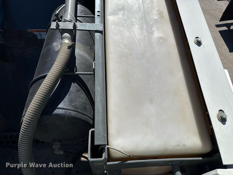 image for item DQ6671 2007 Sterling SC8000 street sweeper truck