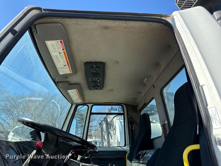 image for item DQ6671 2007 Sterling SC8000 street sweeper truck