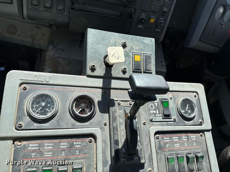 image for item DQ6671 2007 Sterling SC8000 street sweeper truck