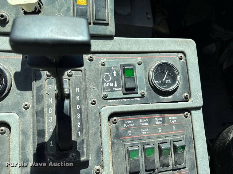 image for item DQ6671 2007 Sterling SC8000 street sweeper truck