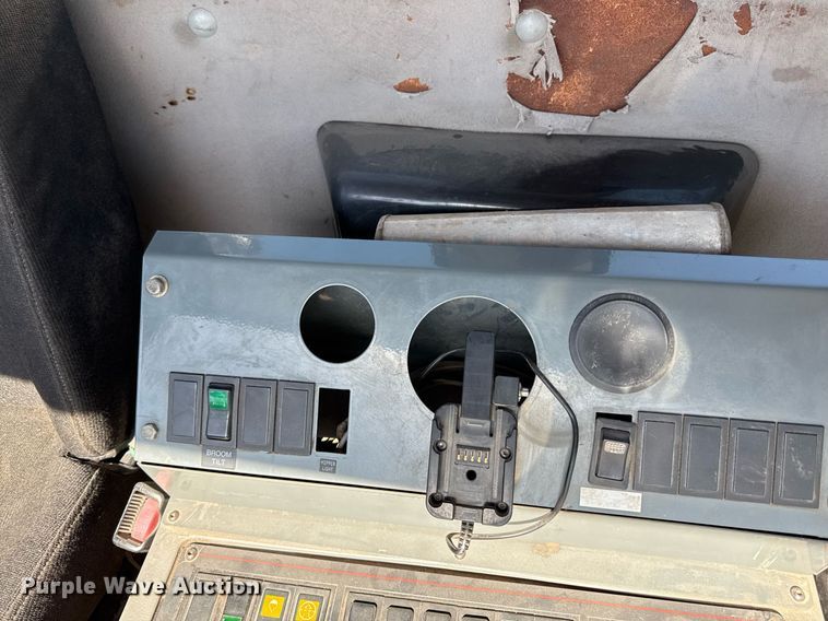 image for item DQ6671 2007 Sterling SC8000 street sweeper truck