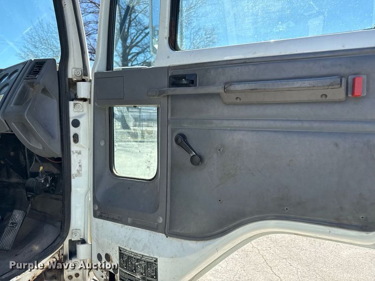 image for item DQ6671 2007 Sterling SC8000 street sweeper truck