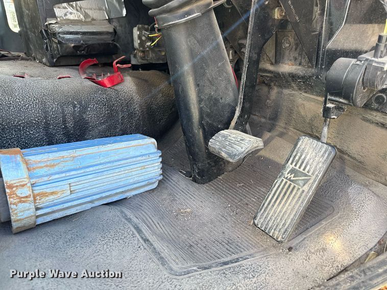 image for item DQ6671 2007 Sterling SC8000 street sweeper truck