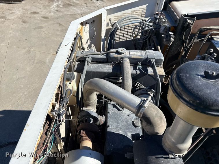 image for item DQ6671 2007 Sterling SC8000 street sweeper truck