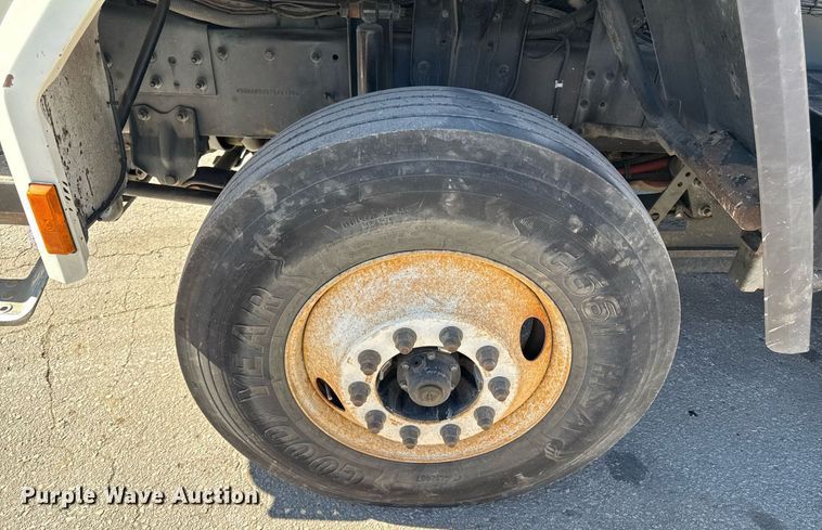 image for item DQ6671 2007 Sterling SC8000 street sweeper truck