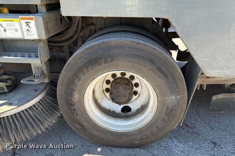 image for item DQ6671 2007 Sterling SC8000 street sweeper truck