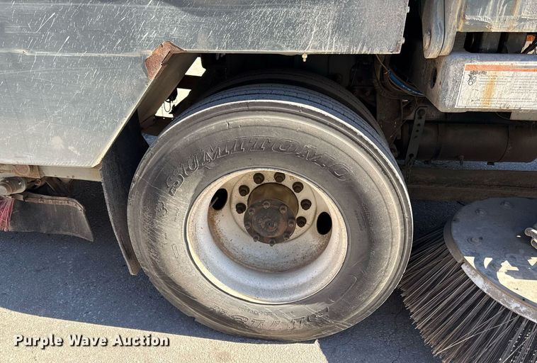 image for item DQ6671 2007 Sterling SC8000 street sweeper truck