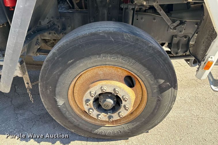 image for item DQ6671 2007 Sterling SC8000 street sweeper truck