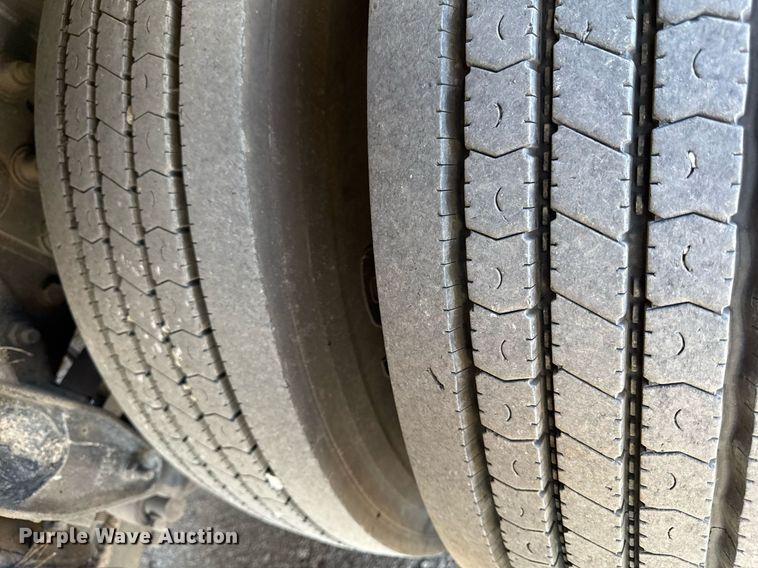 image for item DQ6671 2007 Sterling SC8000 street sweeper truck