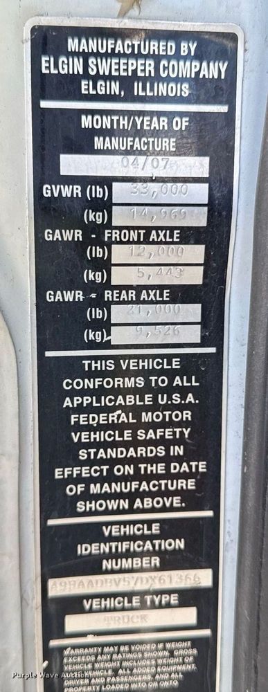 image for item DQ6671 2007 Sterling SC8000 street sweeper truck