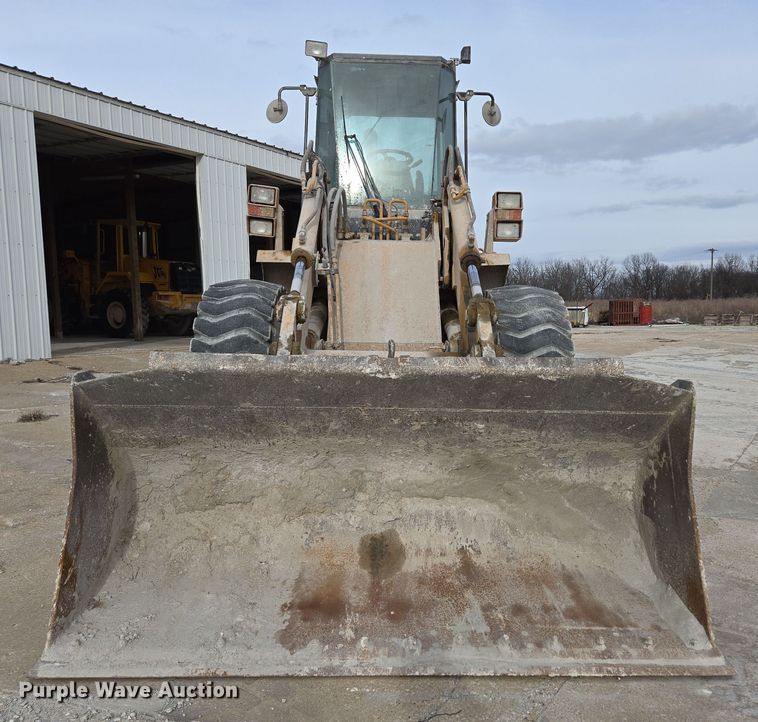 image for item DS5283 1997 Case 621B XT wheel loader