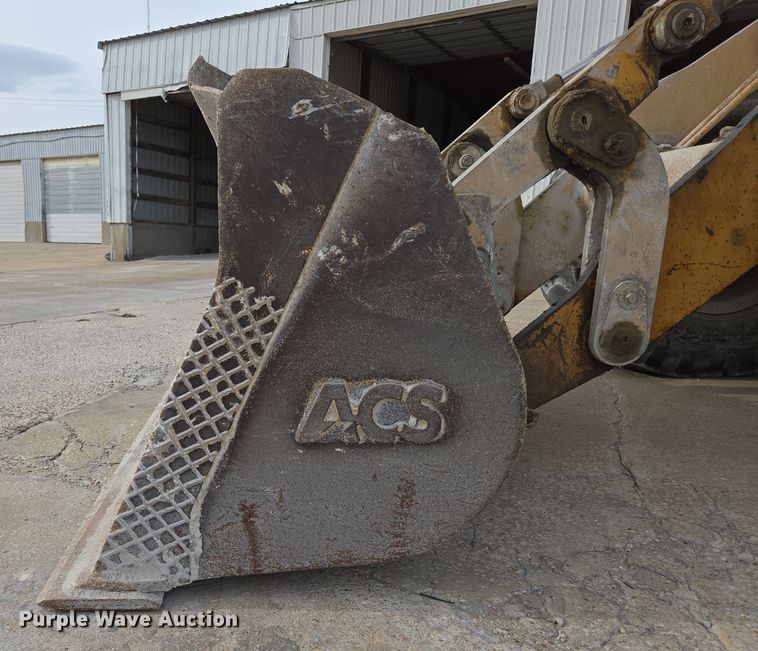 image for item DS5283 1997 Case 621B XT wheel loader