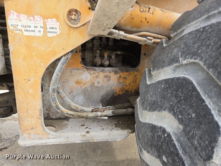 image for item DS5283 1997 Case 621B XT wheel loader