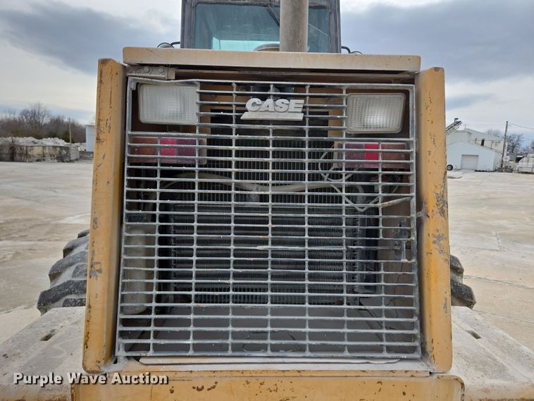 image for item DS5283 1997 Case 621B XT wheel loader