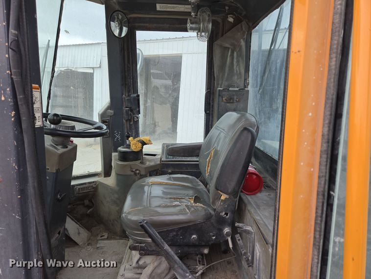 image for item DS5283 1997 Case 621B XT wheel loader