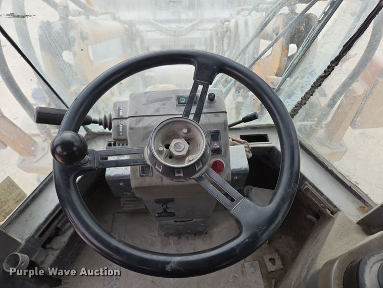 image for item DS5283 1997 Case 621B XT wheel loader