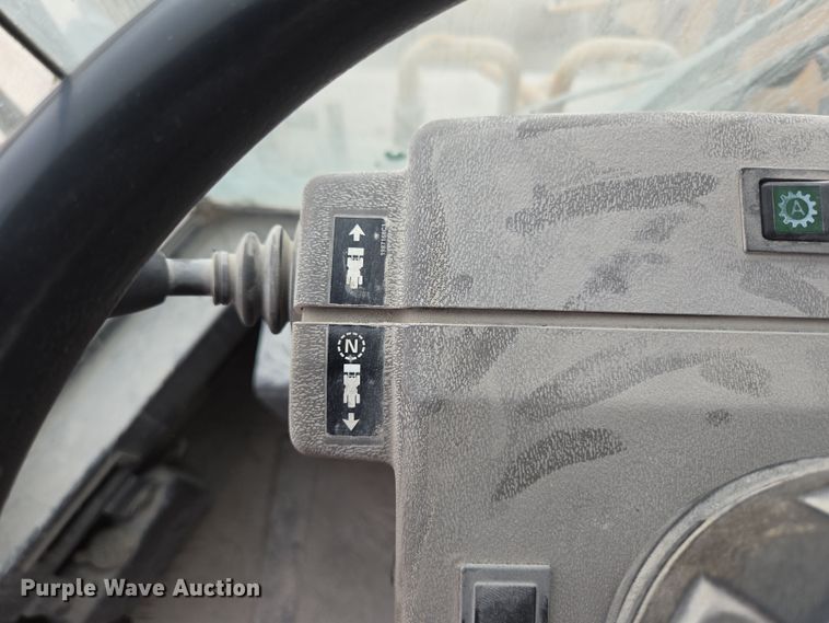 image for item DS5283 1997 Case 621B XT wheel loader