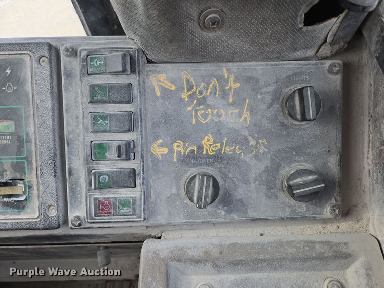 image for item DS5283 1997 Case 621B XT wheel loader