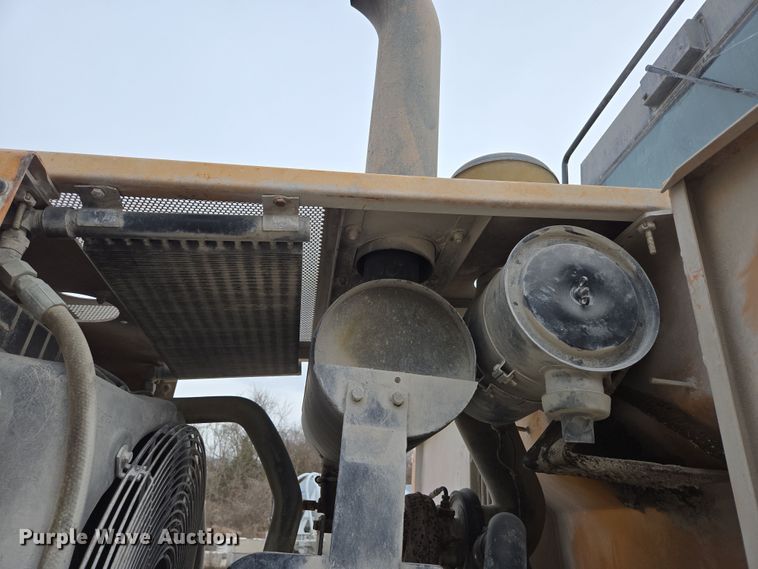 image for item DS5283 1997 Case 621B XT wheel loader