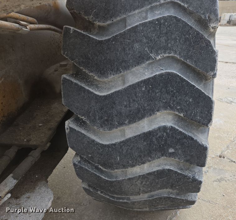 image for item DS5283 1997 Case 621B XT wheel loader