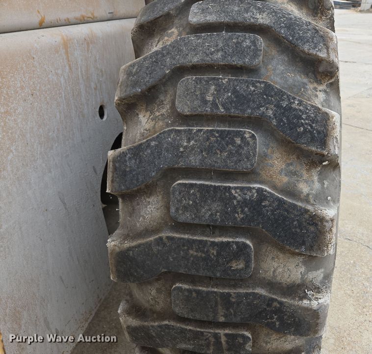 image for item DS5283 1997 Case 621B XT wheel loader