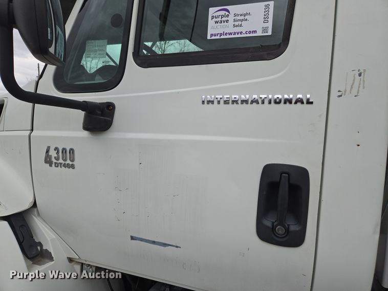 image for item DS5336 2005 International 4300 forestry bucket truck