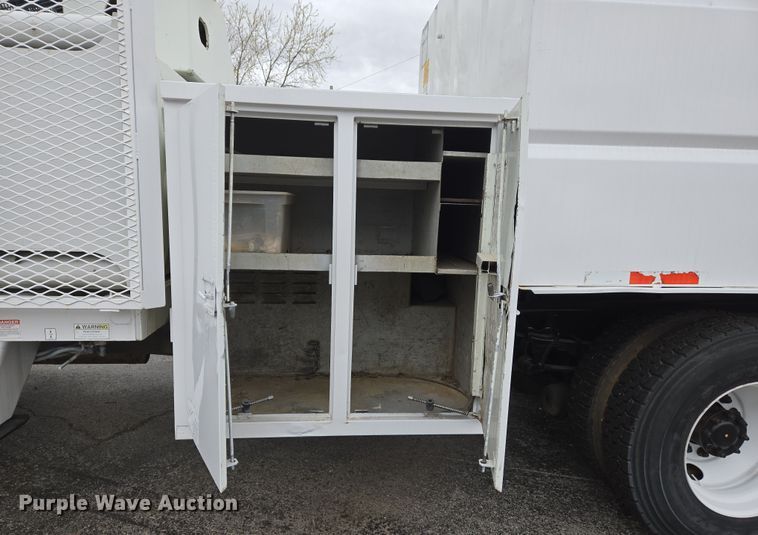 image for item DS5336 2005 International 4300 forestry bucket truck