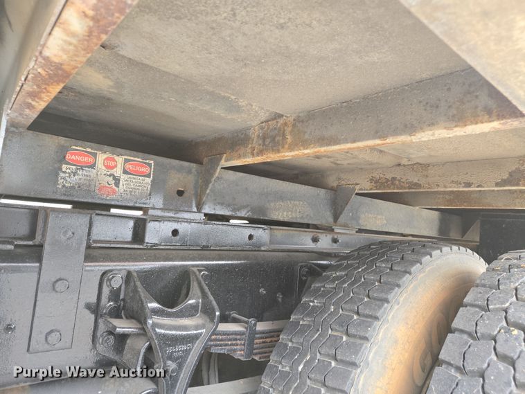 image for item DS5336 2005 International 4300 forestry bucket truck