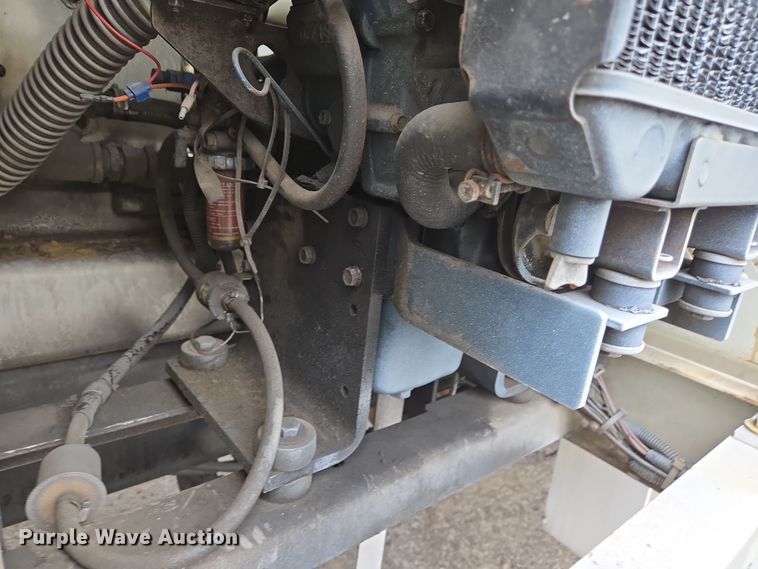 image for item DS5336 2005 International 4300 forestry bucket truck