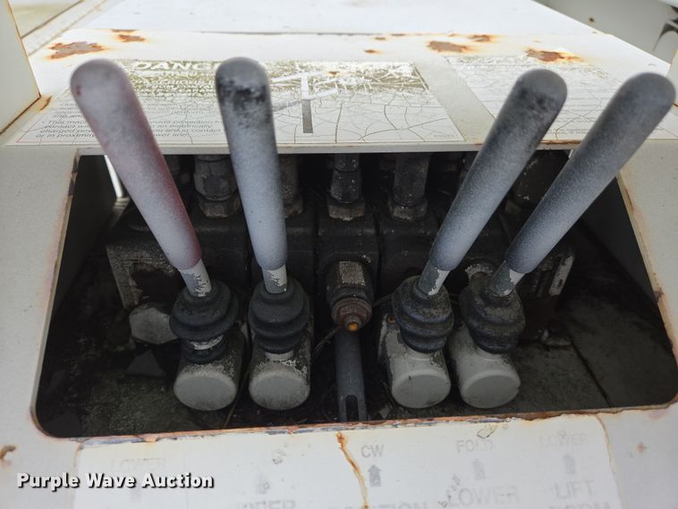 image for item DS5336 2005 International 4300 forestry bucket truck