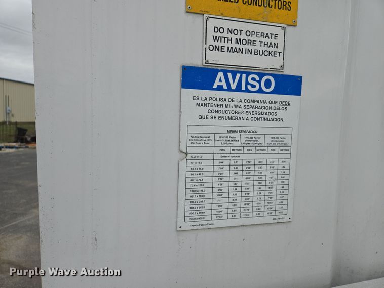 image for item DS5336 2005 International 4300 forestry bucket truck