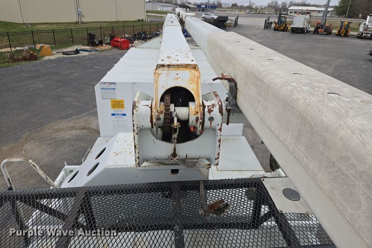 image for item DS5336 2005 International 4300 forestry bucket truck