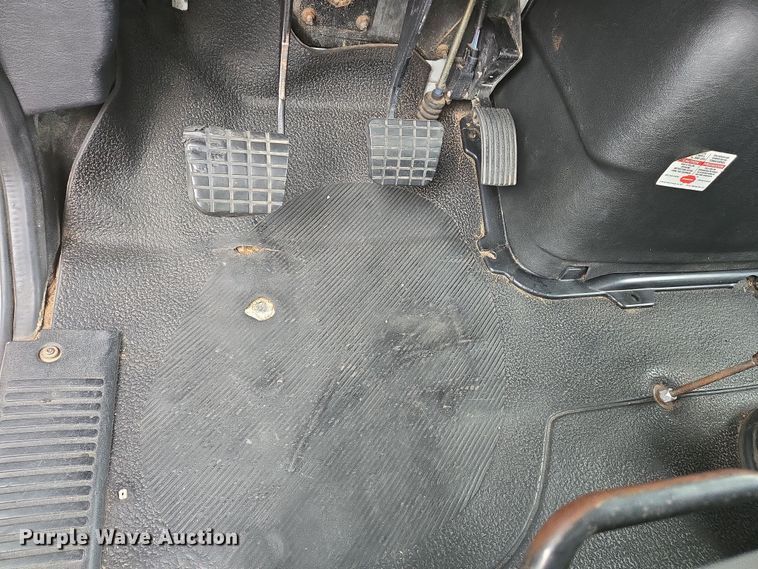 image for item DS5336 2005 International 4300 forestry bucket truck