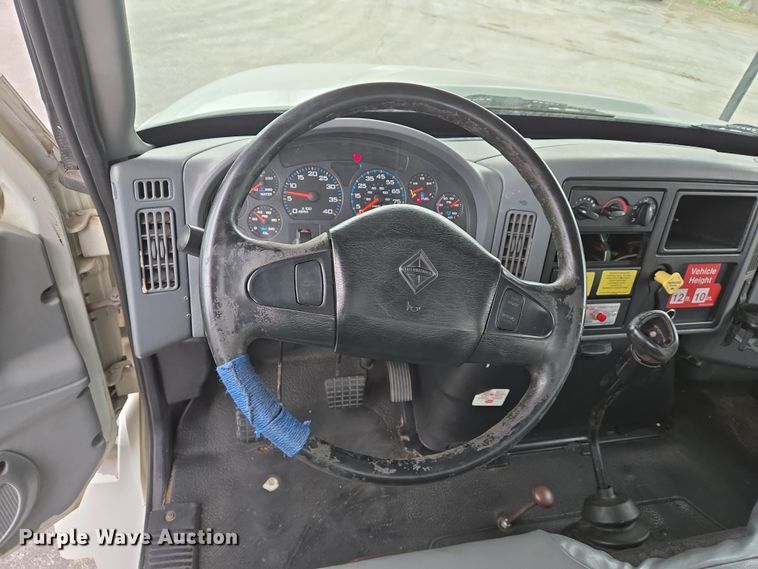 image for item DS5336 2005 International 4300 forestry bucket truck