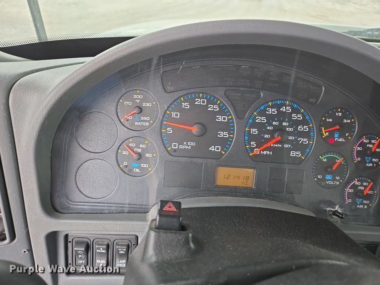 image for item DS5336 2005 International 4300 forestry bucket truck