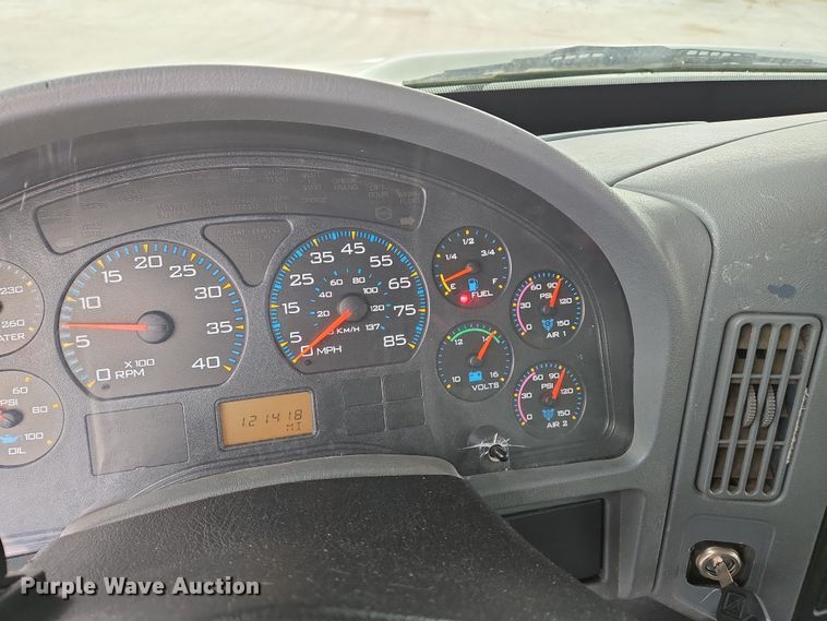 image for item DS5336 2005 International 4300 forestry bucket truck