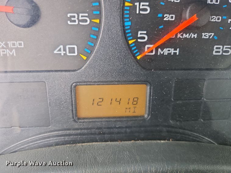 image for item DS5336 2005 International 4300 forestry bucket truck