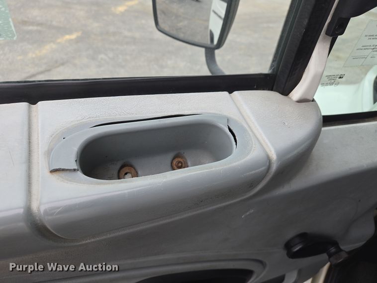 image for item DS5336 2005 International 4300 forestry bucket truck