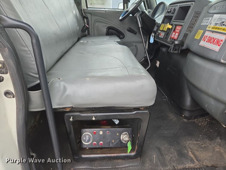 image for item DS5336 2005 International 4300 forestry bucket truck