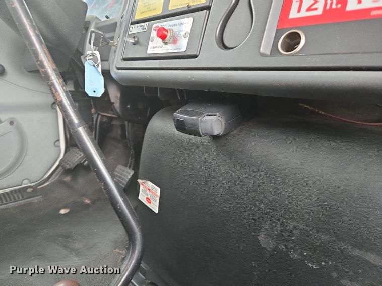 image for item DS5336 2005 International 4300 forestry bucket truck