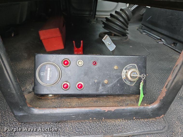 image for item DS5336 2005 International 4300 forestry bucket truck