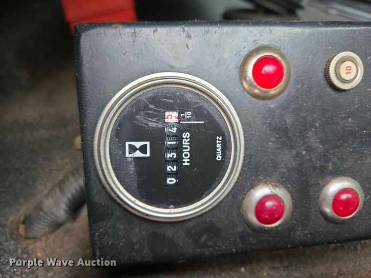 image for item DS5336 2005 International 4300 forestry bucket truck