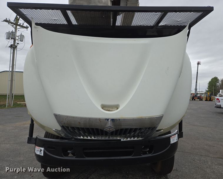 image for item DS5336 2005 International 4300 forestry bucket truck