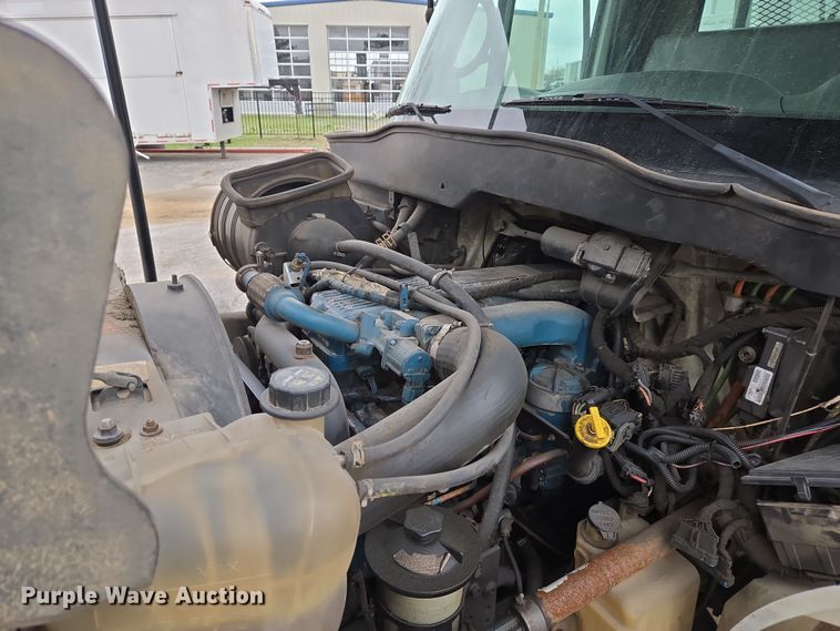 image for item DS5336 2005 International 4300 forestry bucket truck