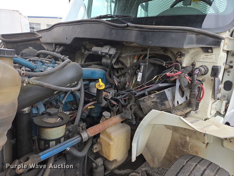 image for item DS5336 2005 International 4300 forestry bucket truck