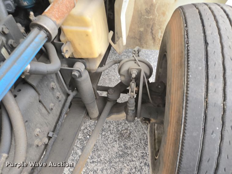 image for item DS5336 2005 International 4300 forestry bucket truck