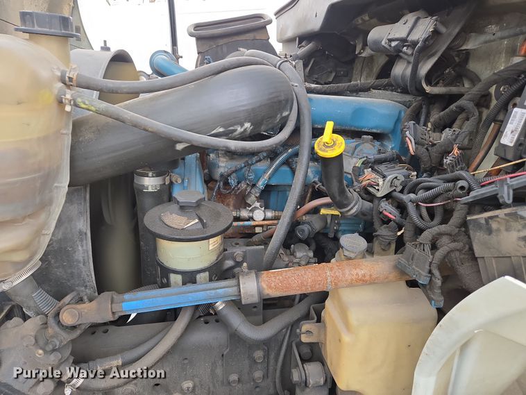 image for item DS5336 2005 International 4300 forestry bucket truck